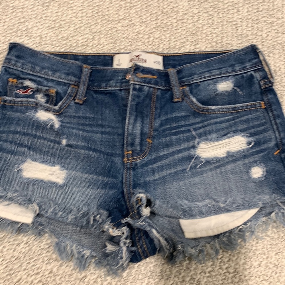 Hollister mid rise destroyed jean shorts